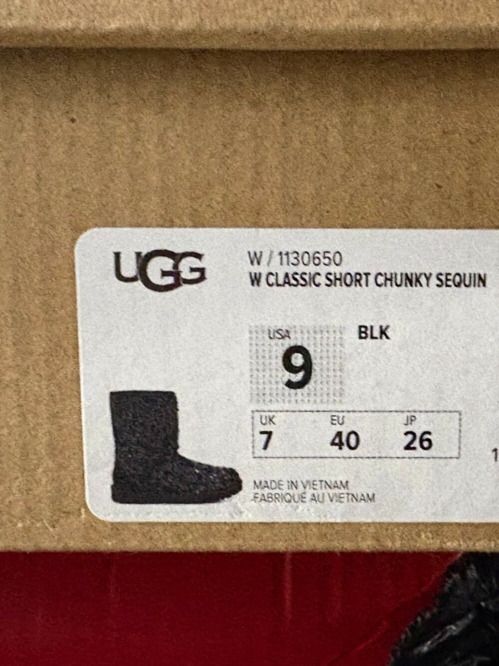 UGG Classic Short Chunky Sequin boots in women’s size 9 - Picture 4 of 4